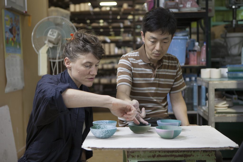 2016/ makes contemporary porcelain using the specialist skills found in the pottery town of Arita, Japan, combined with international design talent.